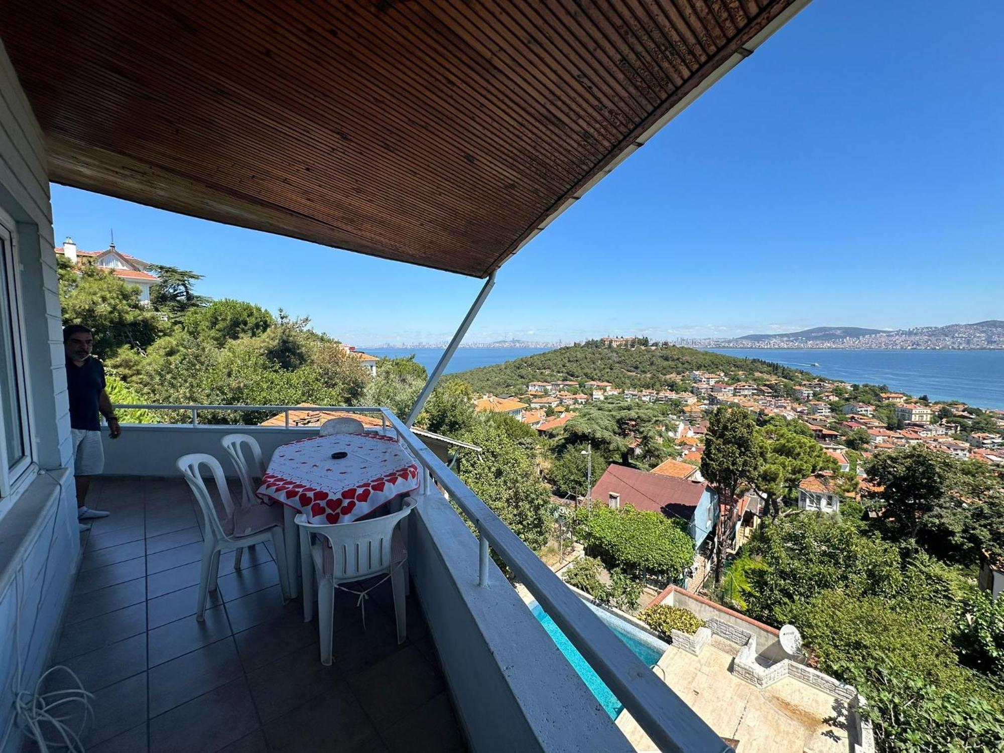 Manzaraada Tepe * Heybeliada